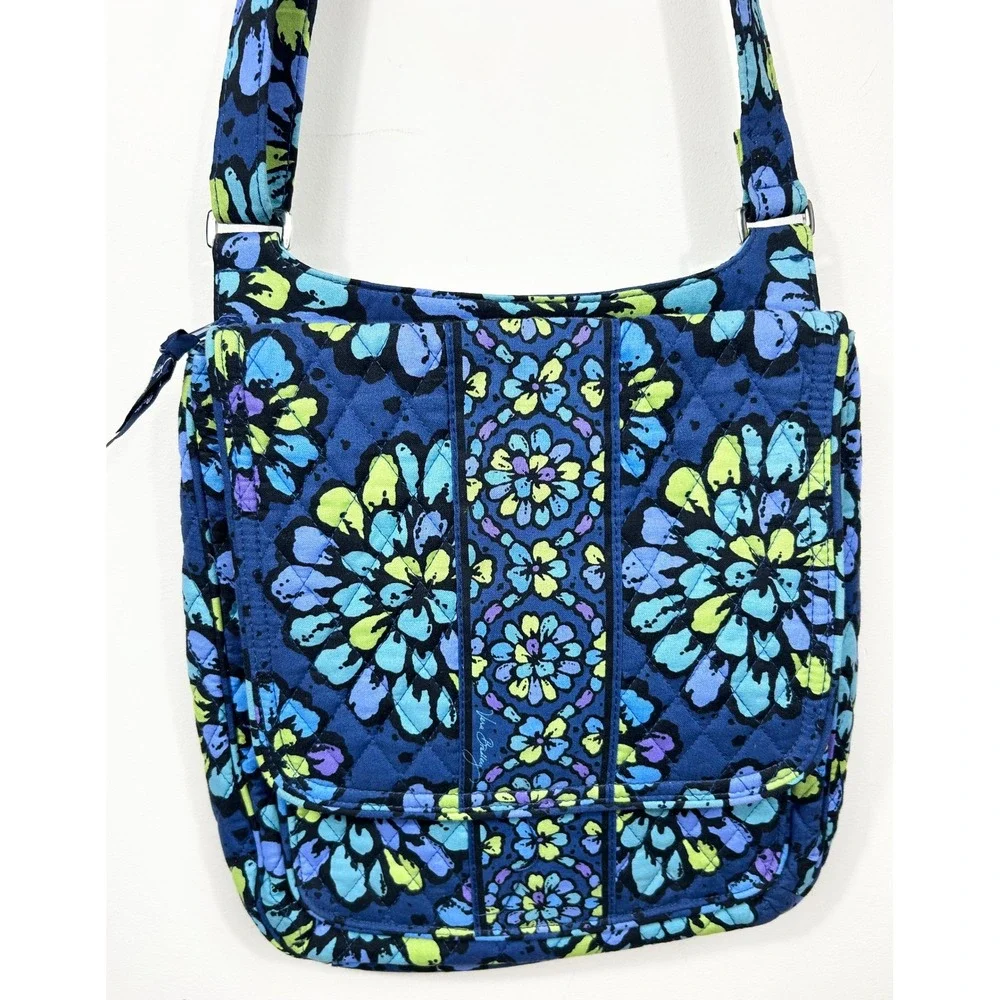 Vera Bradley Indigo Pop Hipster Crossbody Bag Blue Floral Quilted Cotton RETIRED